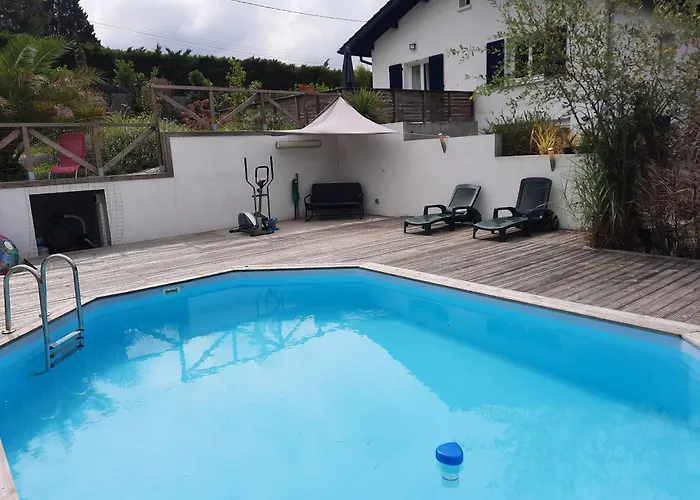 House Swimming Pool 10 Km From Biarritz Mouguerre
